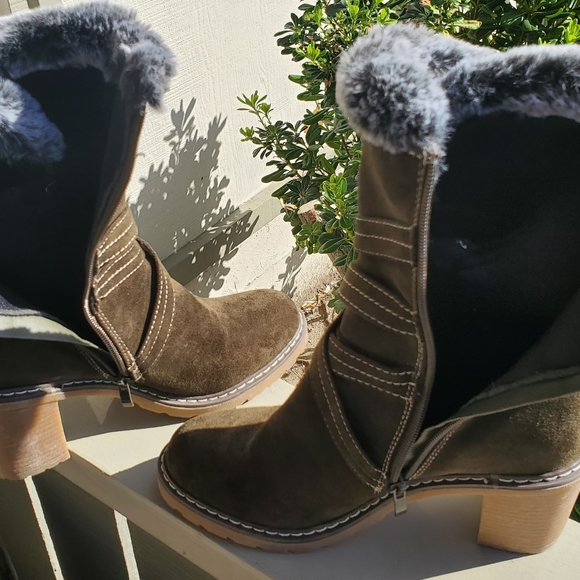 Corky's Olive Green Suade Ankle boots - Picture 3 of 5